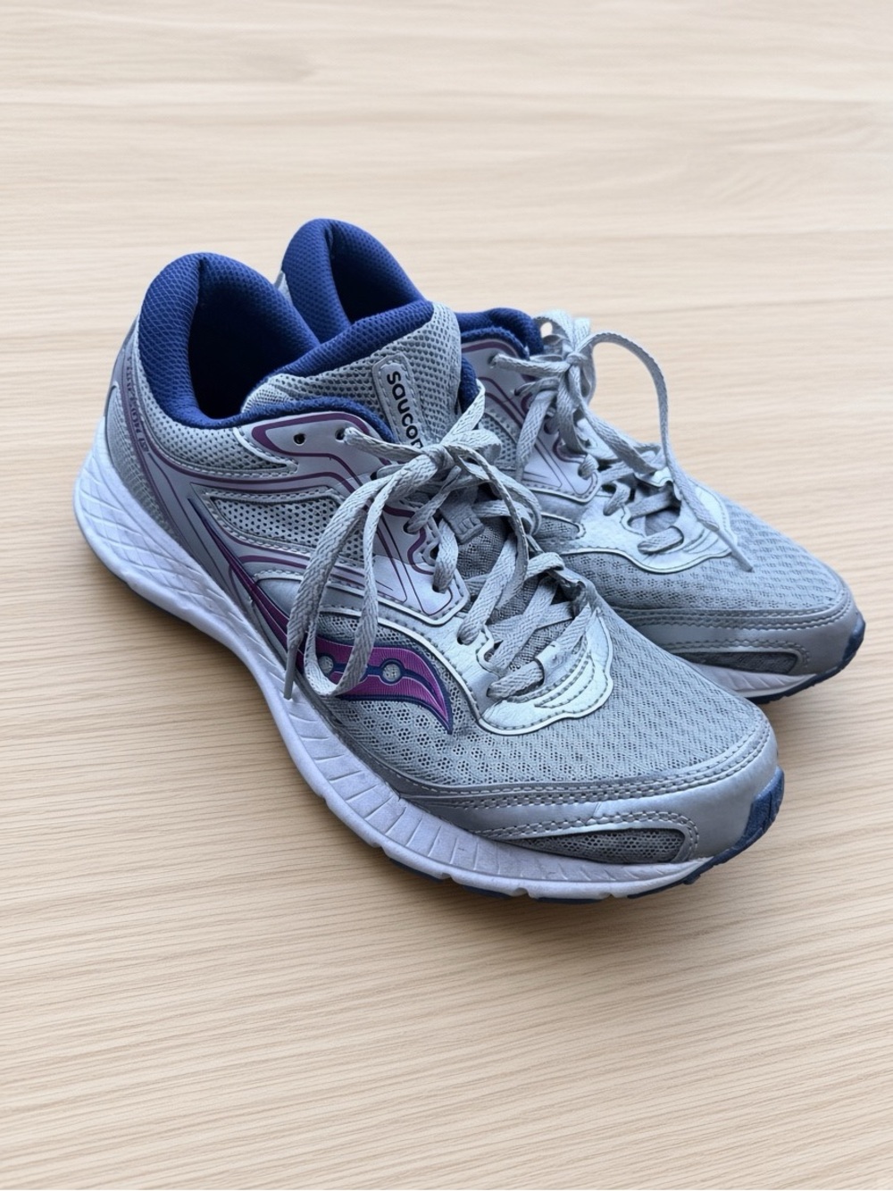 Saucony Cohesion 9 Gray Pink Running Shoes Women’s Size 10